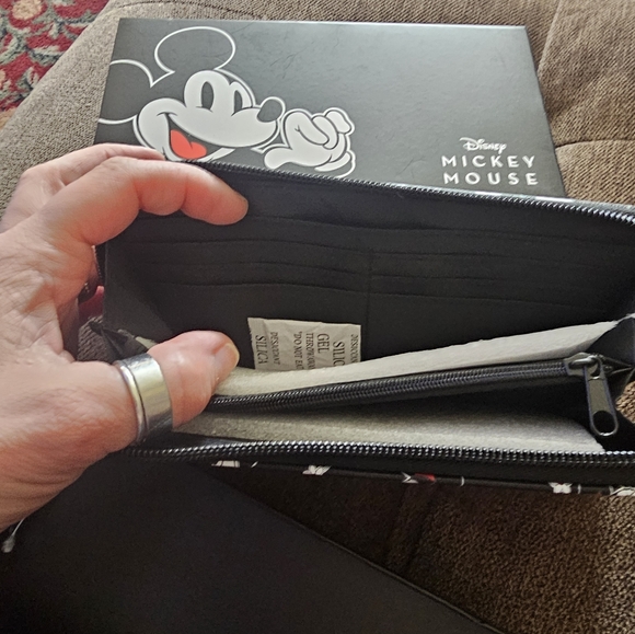 NWT Disney Bioworld Large Wallet - Picture 7 of 9